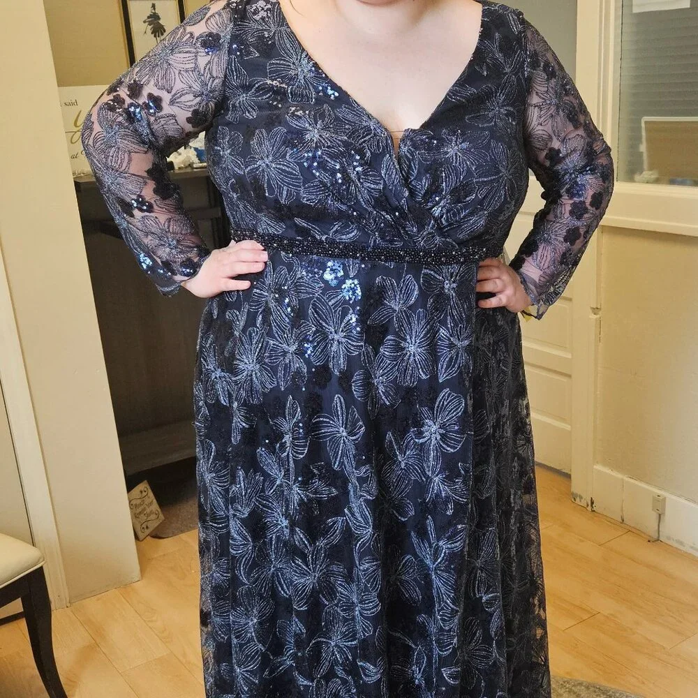 Size 24W navy blue long sleeve evening gown w/ silver metallic flowers Mac Dugga - Picture 4 of 17